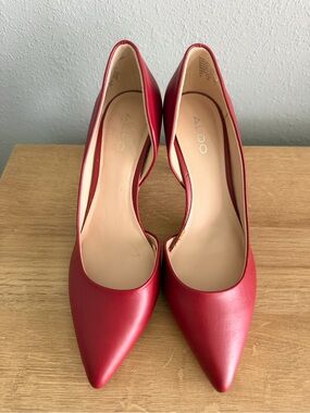Aldo Red Pointed-Toe D'Orsay Pumps & Gold Tip Heel